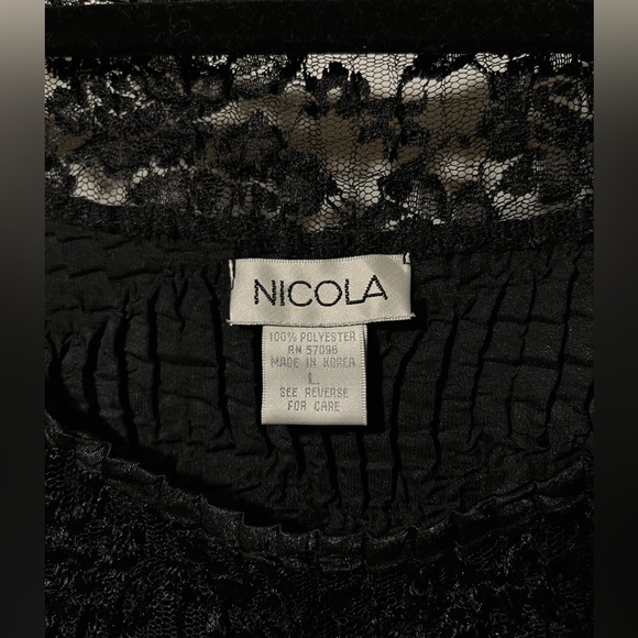 Nicola black textured short sleeve blouse - Picture 4 of 4